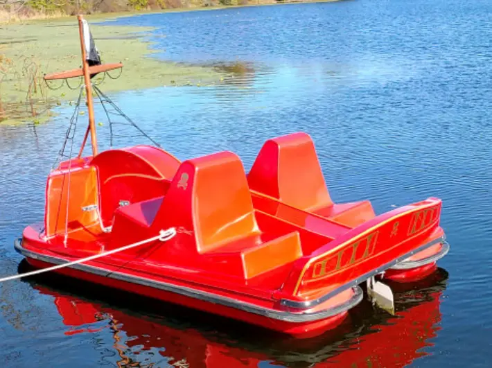 Adventure Glass Pirate-Themed Pedal Boat Platform