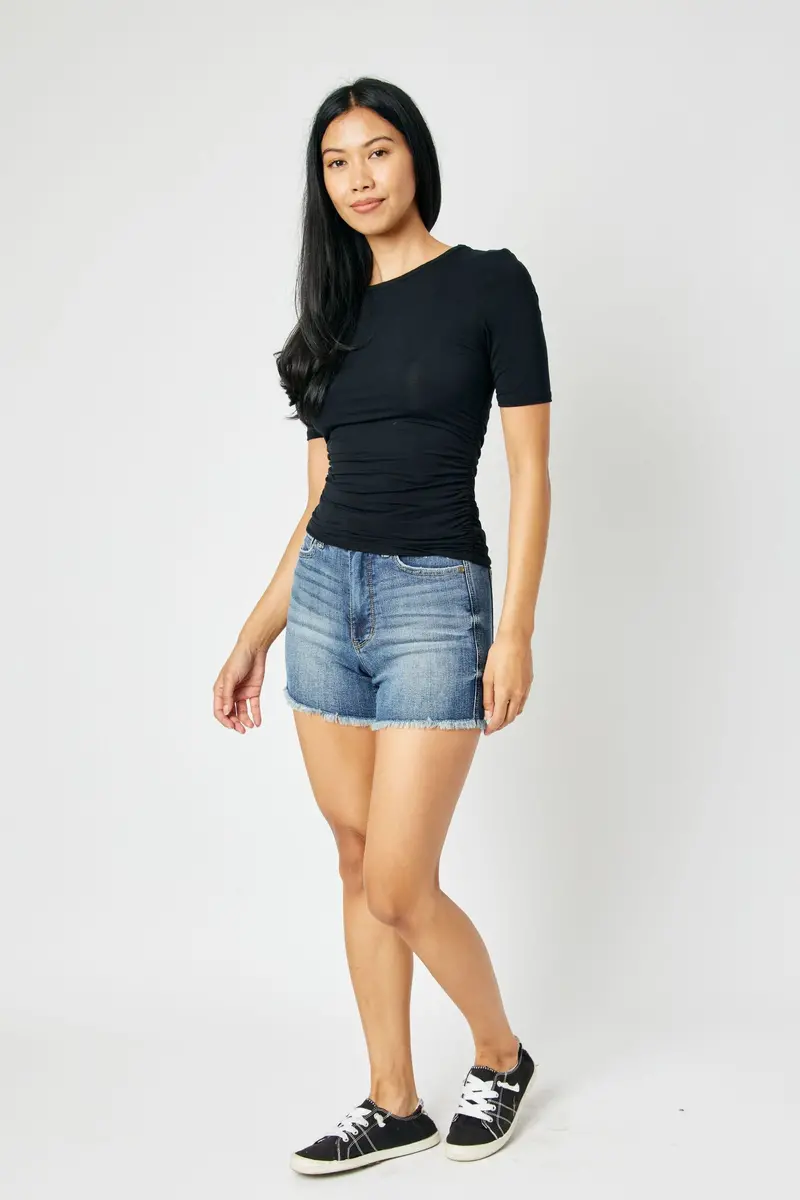 Fray-Hem Denim Shorts with High-Rise Tummy Control – Judy Blue (Regular & Plus)