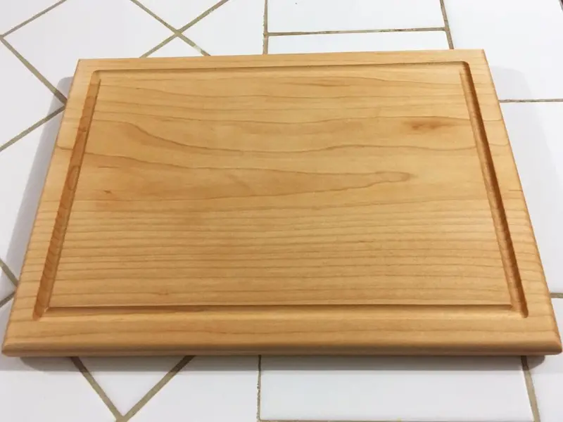 Hard Maple Side-Grain Cutting Board Featuring Juice Groove