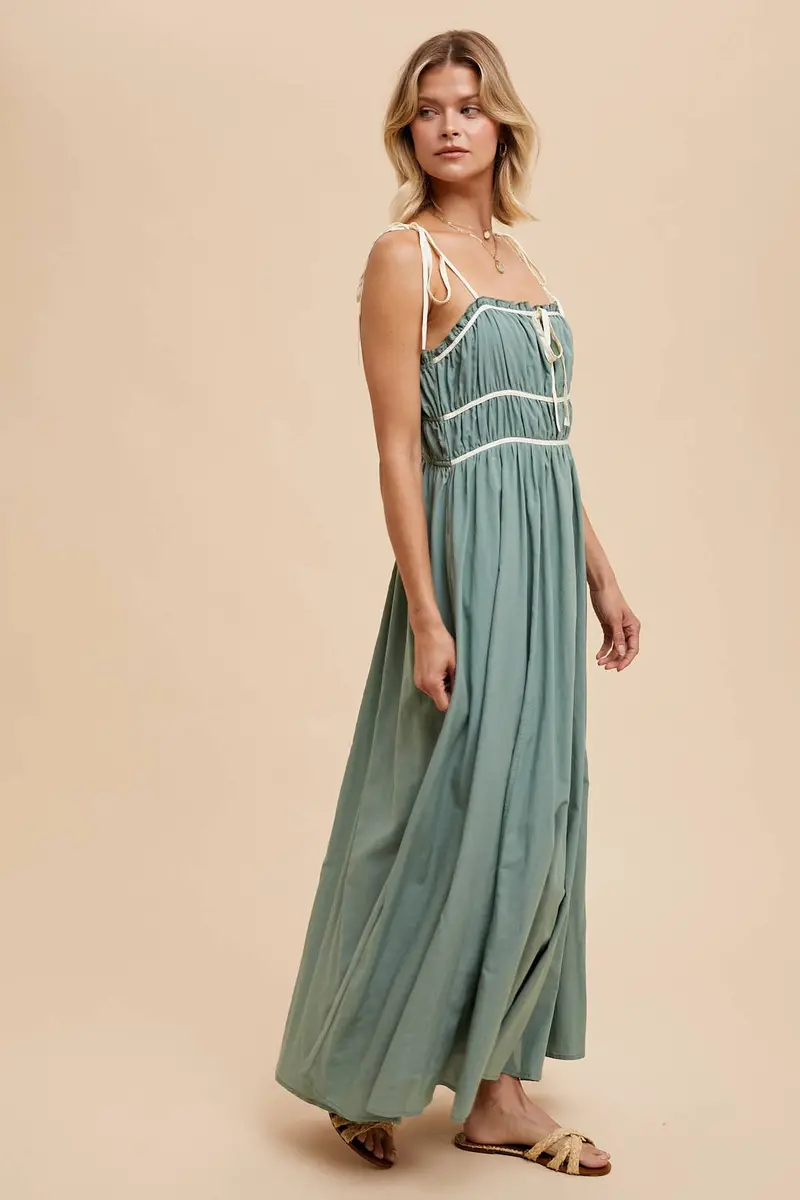 In Loom Contrast-Trim Maxi Dress – Elevated Solid Design