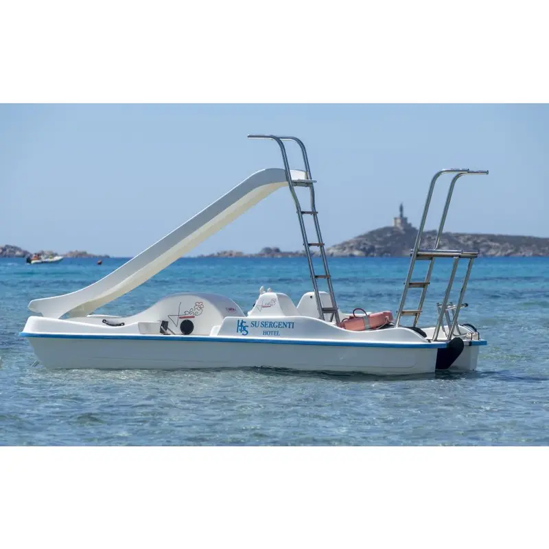 Martini Nautica Jolie: Six-Person Pedal Boat