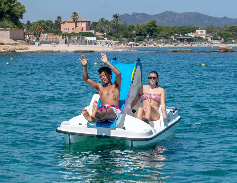 Martini Nautica Sunny Time 330: Four-Person Pedal Boat