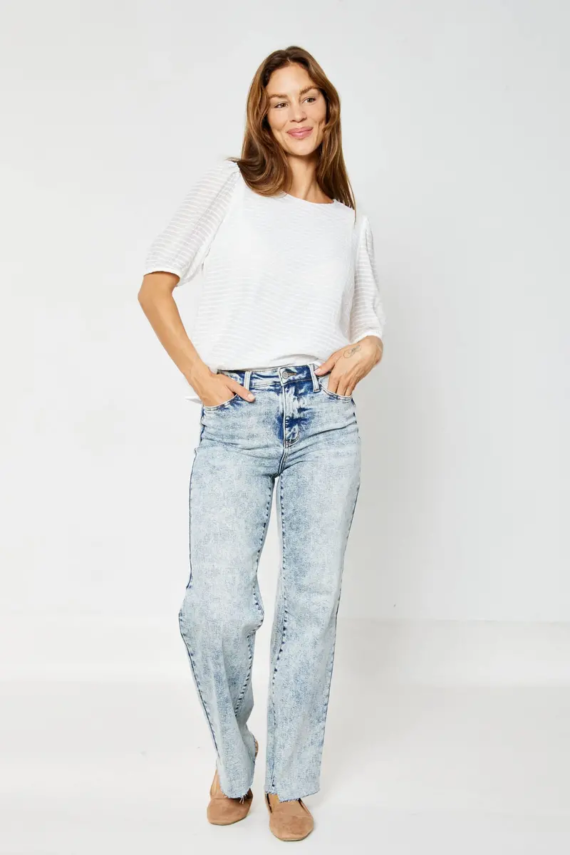 Mineral Wash Wide-Leg Jeans with Raw Hem – Judy Blue (Regular & Plus)