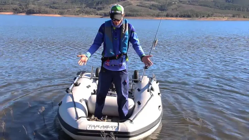 Takacat T260S 8’6″ Entry-Level Inflatable Boat – Stable & Durable