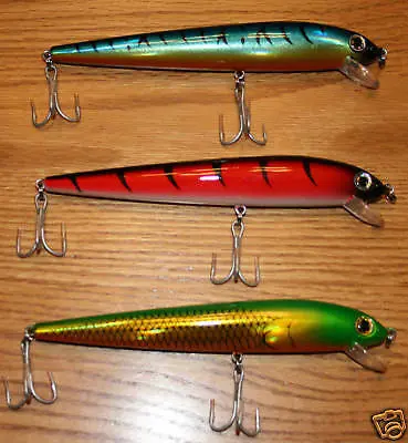Three-Pack 7.5-Inch Red, Blue, and Green Musky Crankbaits with Internal Rattle