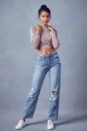 Ultra-High-Waisted 90s-Inspired Boyfriend Jeans