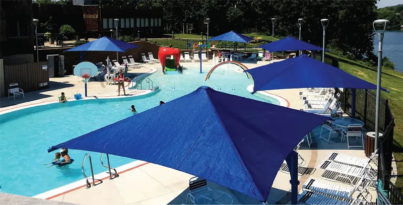 Waterloo Cantilever Umbrella – Commercial Shade Solution